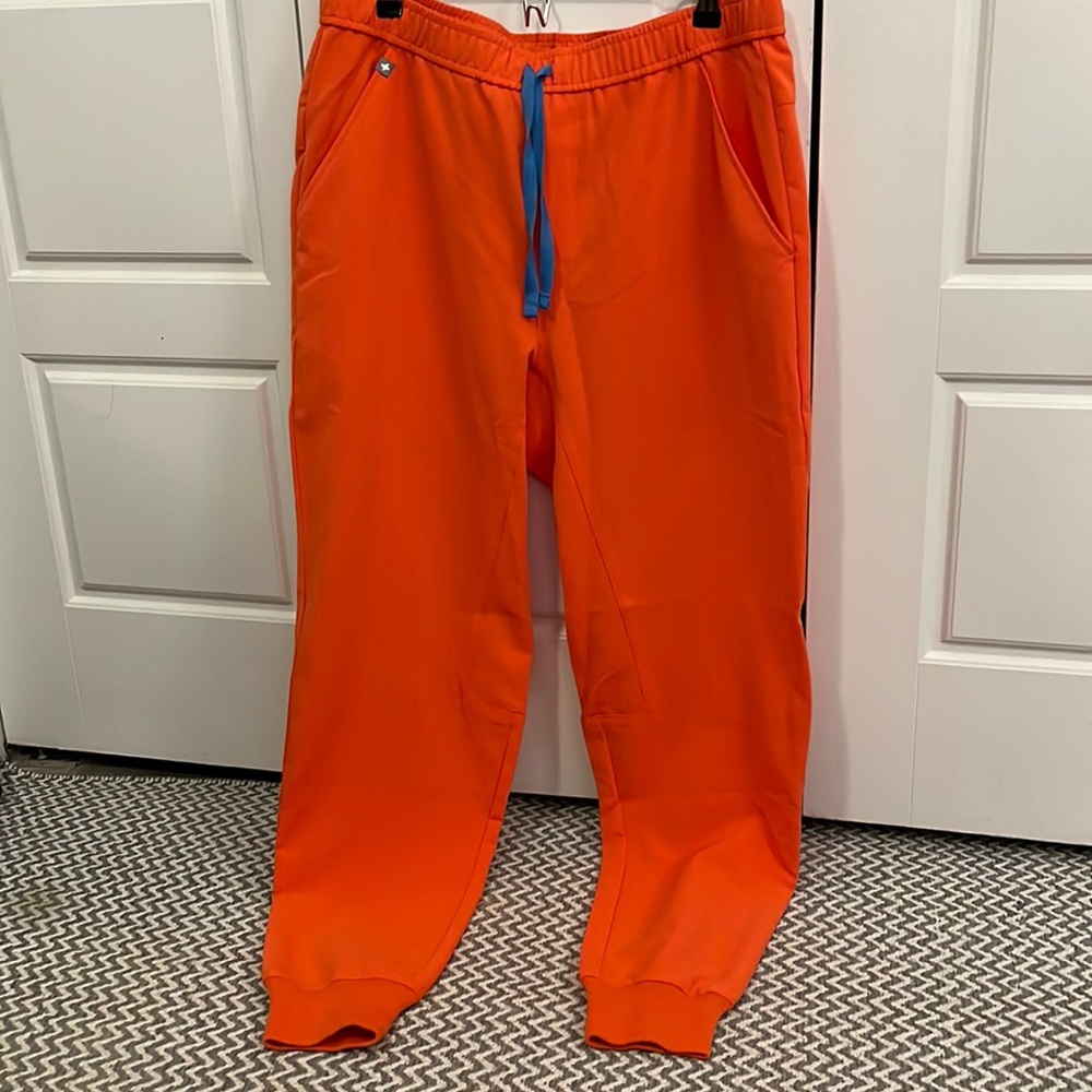 LIMITED edition sunset orange tansen men’s jogger large FIGS